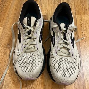 Brooks Women's Athletic Shoes - Cream and Black
